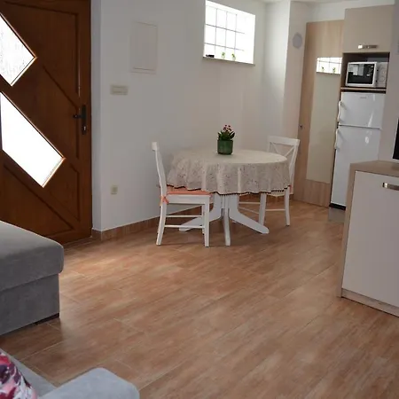 Lora Appartement Baška