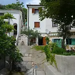 Apartament Lora