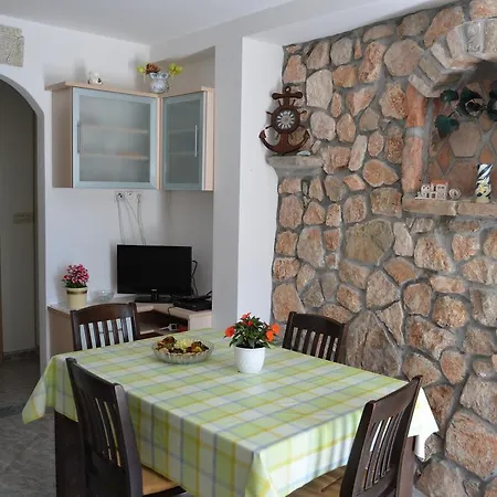 Lora * Baška