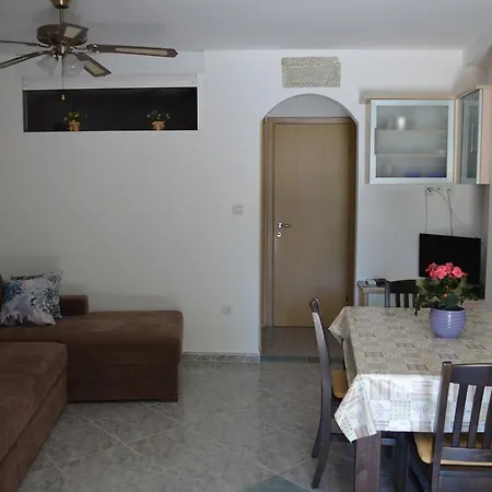 Lora Appartement *